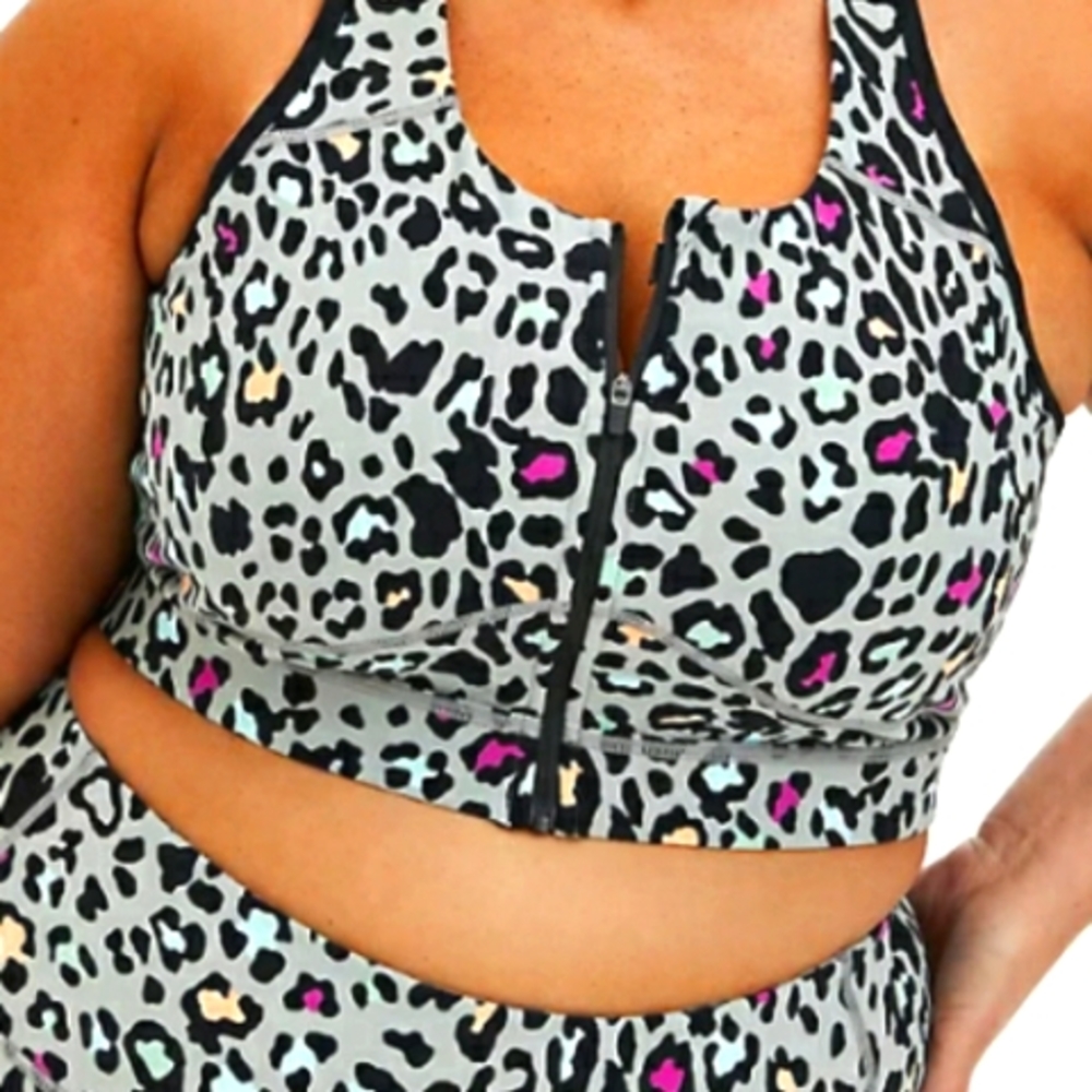 Torrid Active front zip sports bra